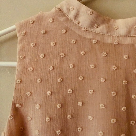 Pink Lily Blush colored sleeveless blouse - Picture 2 of 4